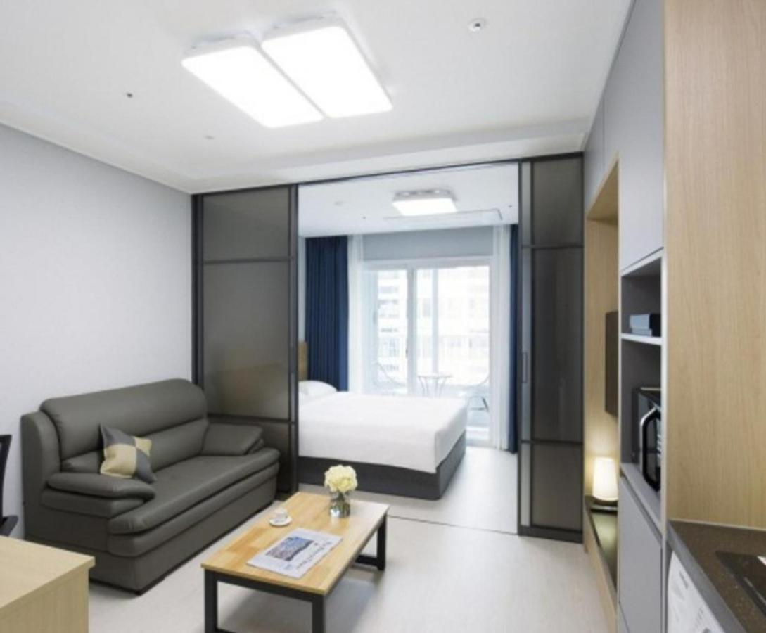 Yeosu Hotel First City Exterior photo