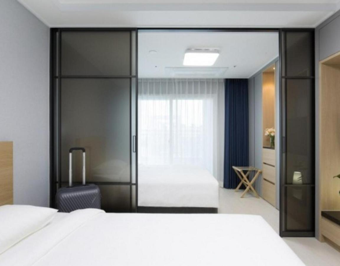 Yeosu Hotel First City Exterior photo
