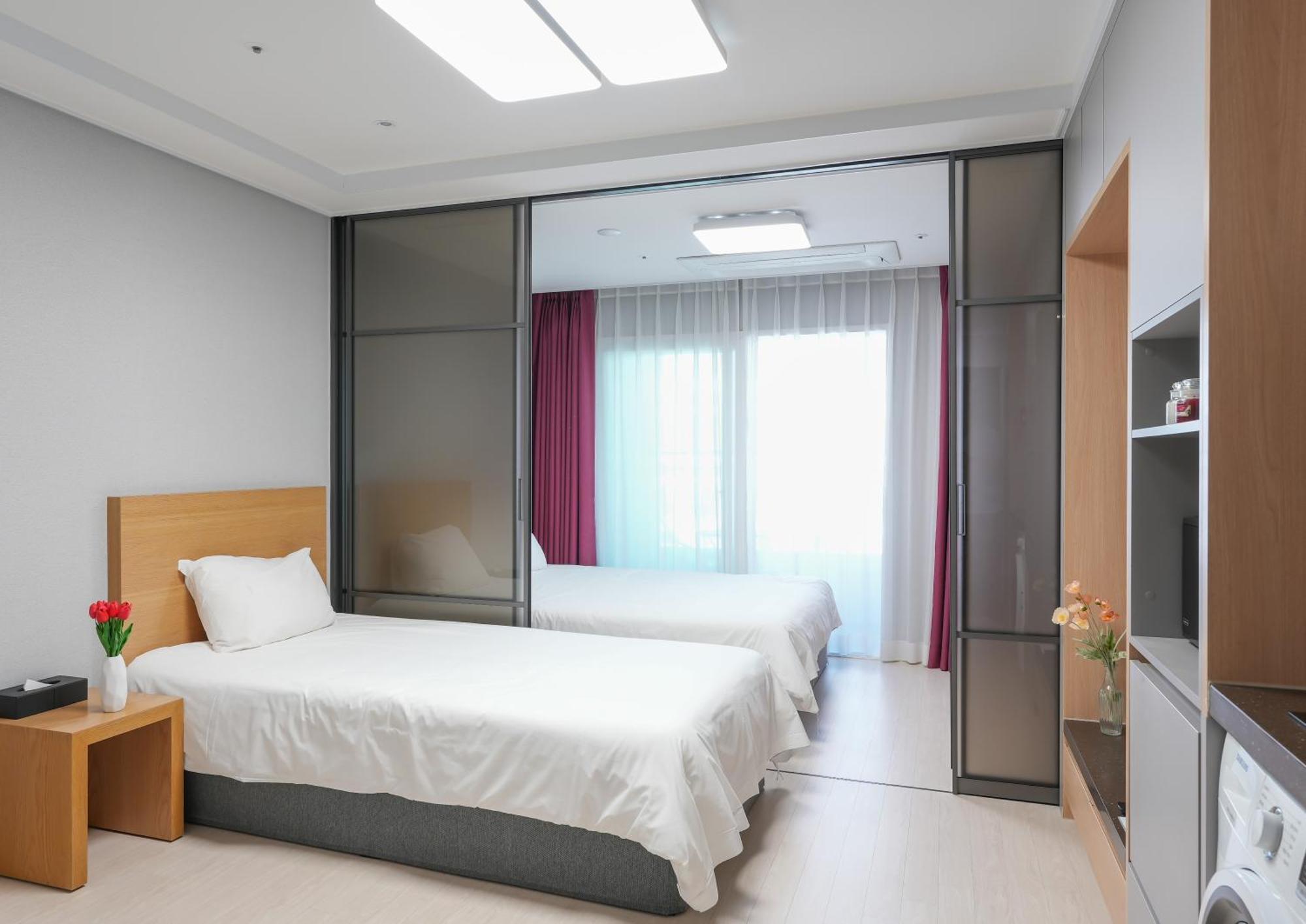 Yeosu Hotel First City Exterior photo