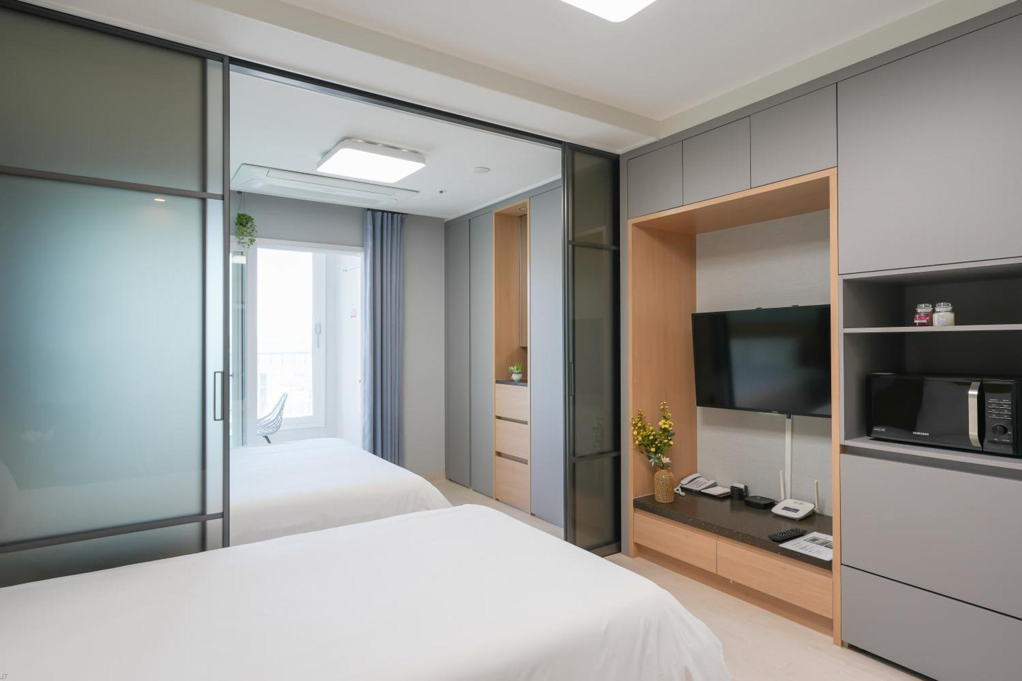 Yeosu Hotel First City Exterior photo