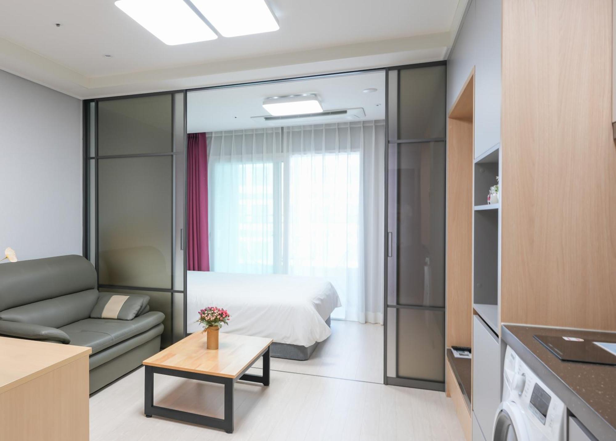 Yeosu Hotel First City Exterior photo
